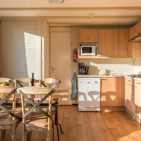 Cosy With Dishwasher In The Middle Of De Maasduinen *